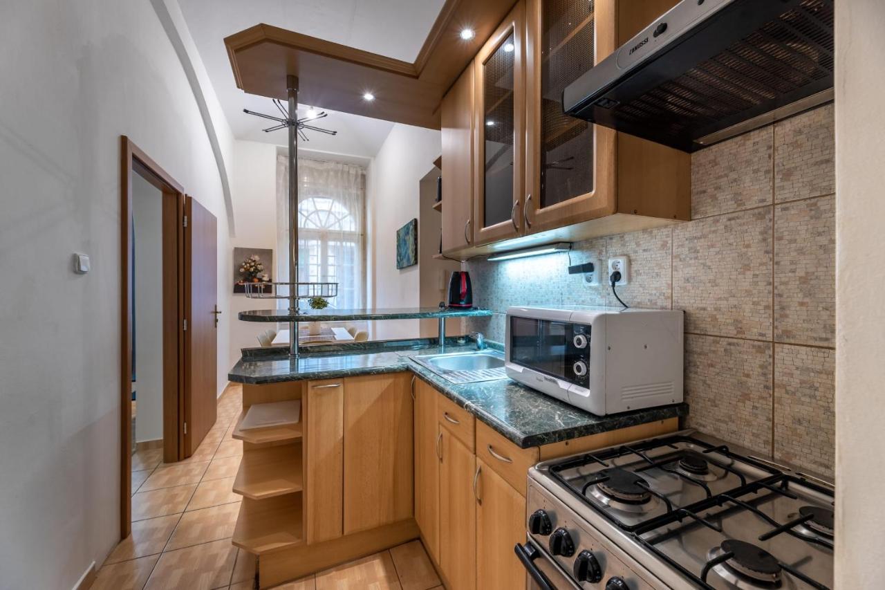 Spacious 3 Bedroom Apartment In The Heart Of Prága Kültér fotó